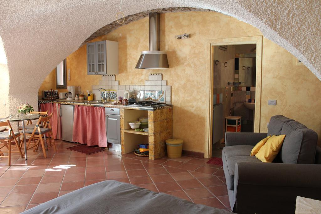 Casa Vacanze Regina Del Lago Tremosine Exterior photo